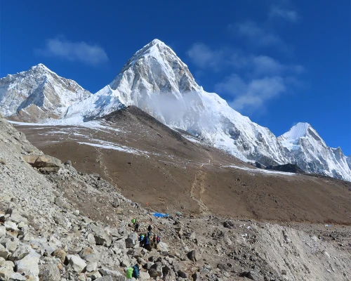 Mount Pumari 7200m